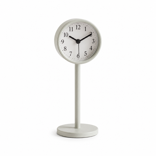 Tafelklok met minimalistisch design in kleikleur