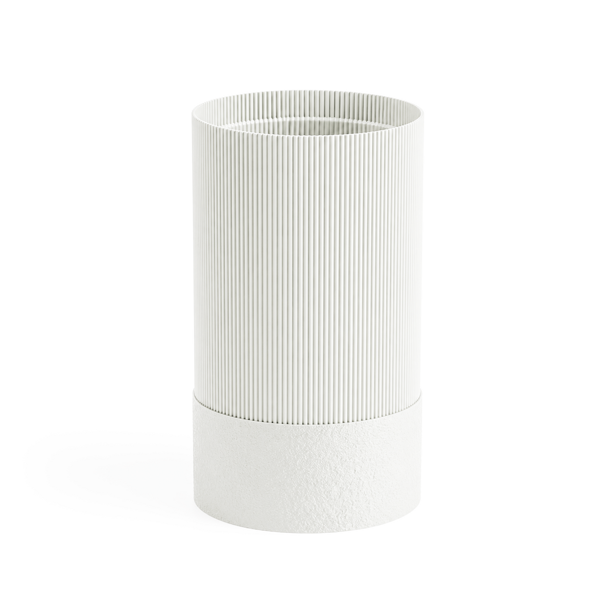Parelmoer witte vaas met verticale ribbelstructuur