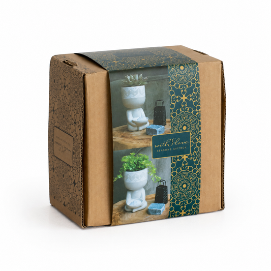 Cadeauset met waxinelichthouder en accessoires in neutrale tinten