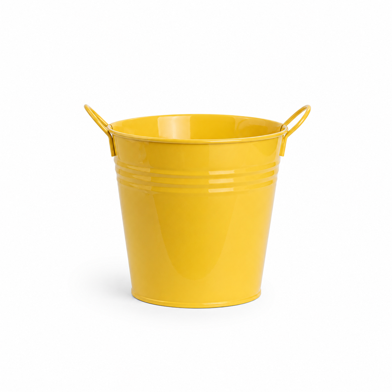 Gele bloempot met handgrepen