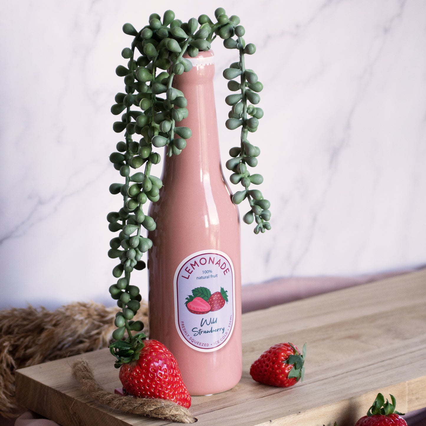Vaas Bottle Lemonade - Strawberry